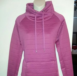 Quilted pattern sweatshirt with cowl neck